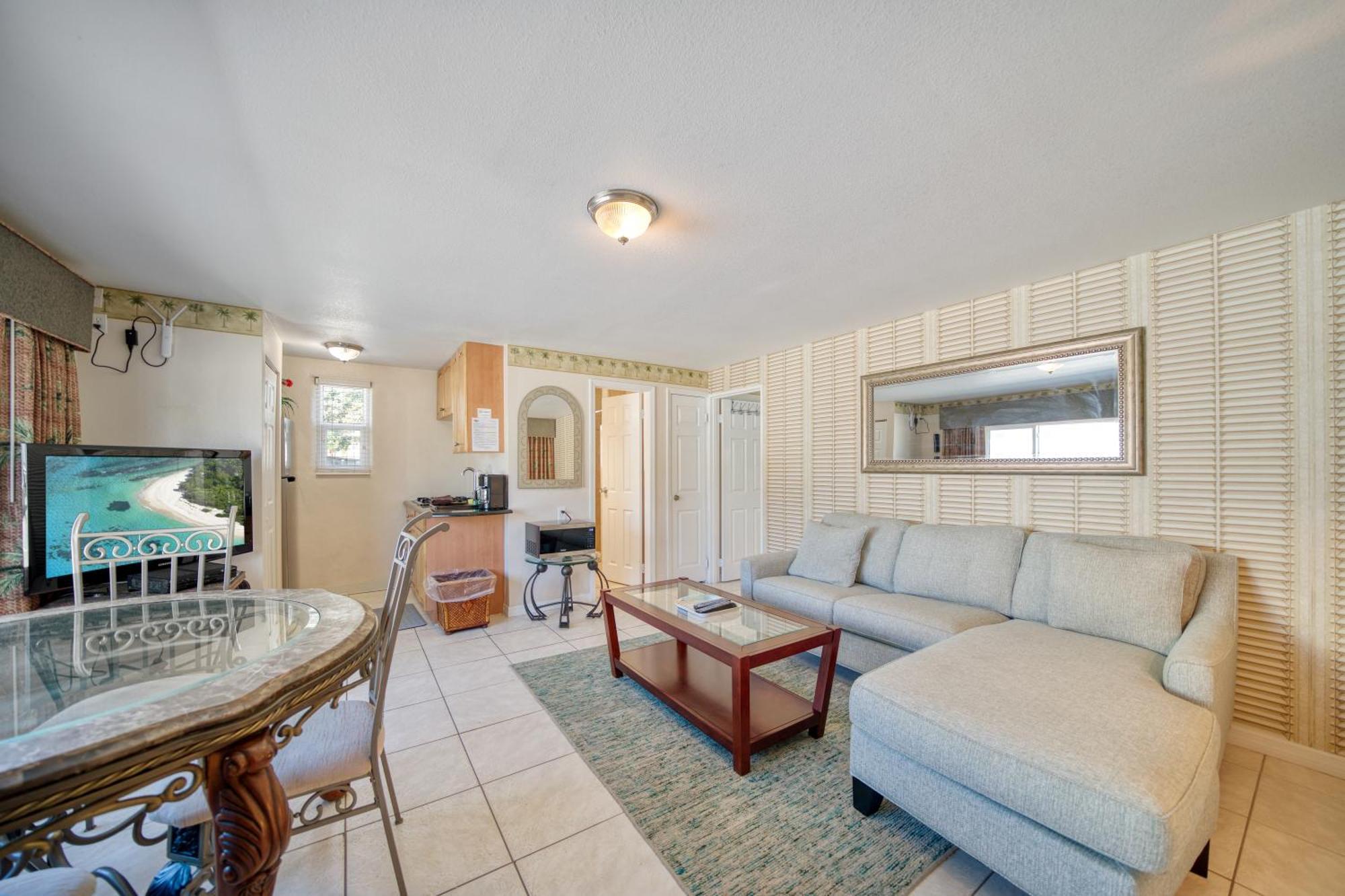 Camelot Beach Suites Clearwater Beach Exterior foto