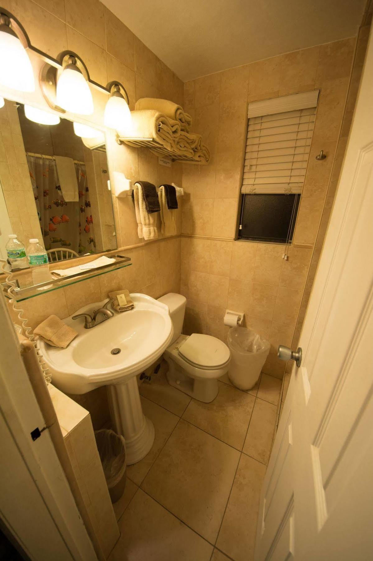 Camelot Beach Suites Clearwater Beach Exterior foto