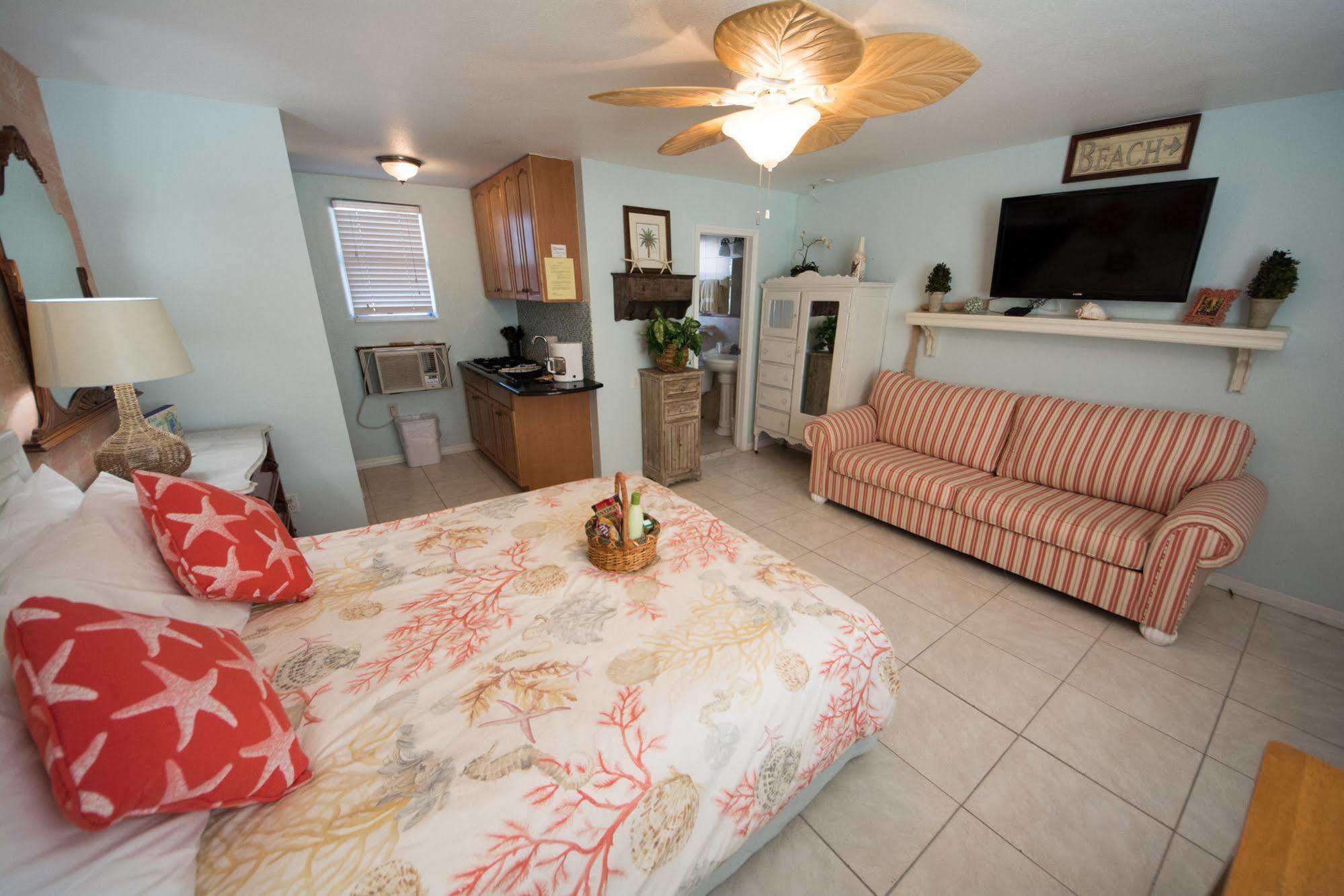 Camelot Beach Suites Clearwater Beach Exterior foto